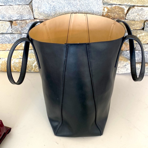 Nice all leather J Crew tote - Picture 2 of 3